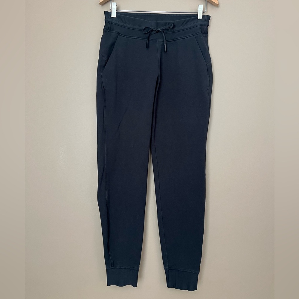 {Lululemon} Ready to Fleece Jogger in Black - Womens 8